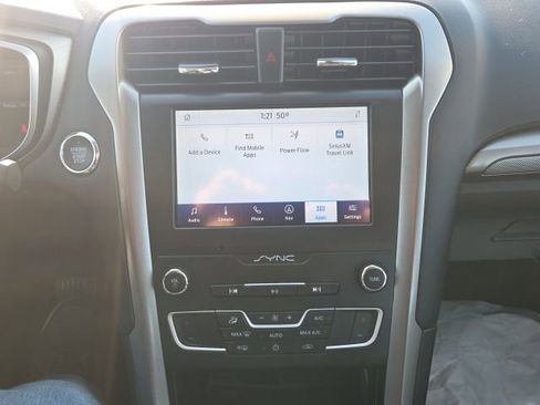 Used 2020 Ford Fusion SE image 33