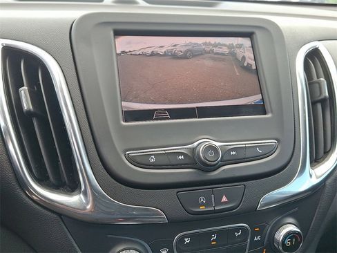 Used 2022 Chevrolet Equinox LT image 16