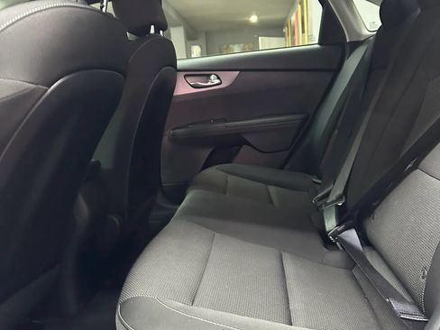 Used 2021 Kia Forte LXS FWD image 22