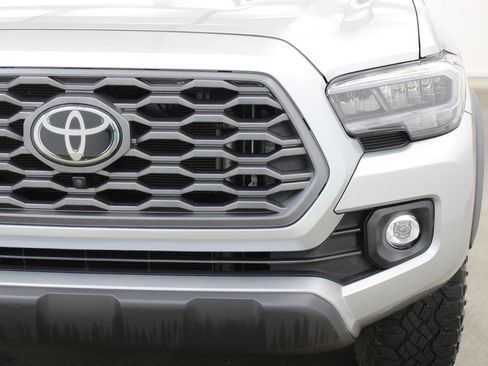 Used 2023 Toyota Tacoma TRD Off-Road w/ TRD Premium Off Road Package AWD/4WD image 8