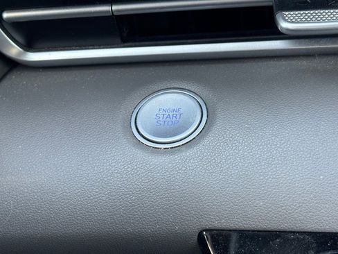 Used 2021 Hyundai Elantra SEL FWD image 6