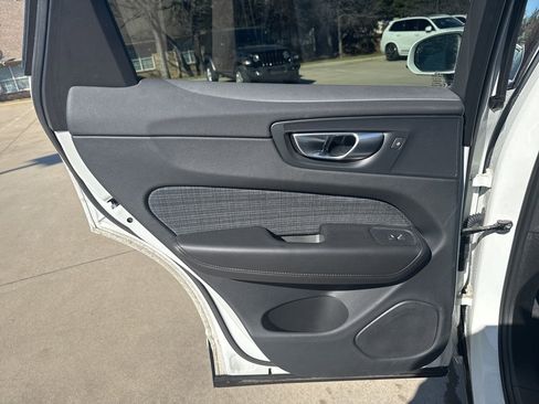 Certified 2023 Volvo XC60 B5 Core image 15