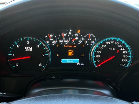 Used 2019 Chevrolet Suburban Premier AWD/4WD image 27