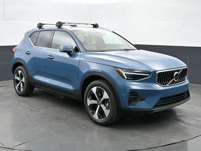 New 2025 Volvo XC40 B5 Plus w/ Protection Package Premier