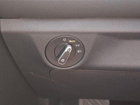 Certified 2025 Volkswagen Jetta S FWD image 22