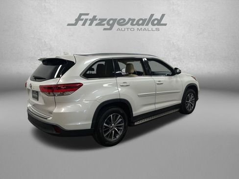 Used 2019 Toyota Highlander XLE FWD image 7