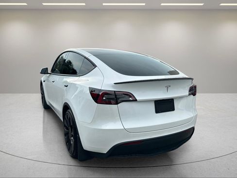 Used 2022 Tesla Model Y Performance AWD/4WD image 3
