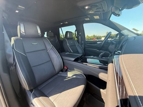 Used 2023 Cadillac Escalade Sport w/ LPO, ONYX Package AWD/4WD image 31