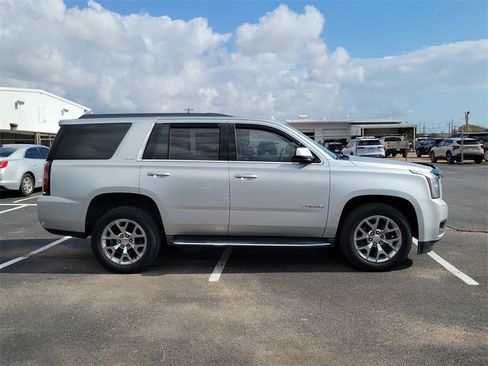 Used 2017 GMC Yukon SLE w/ SLE Value Package image 7