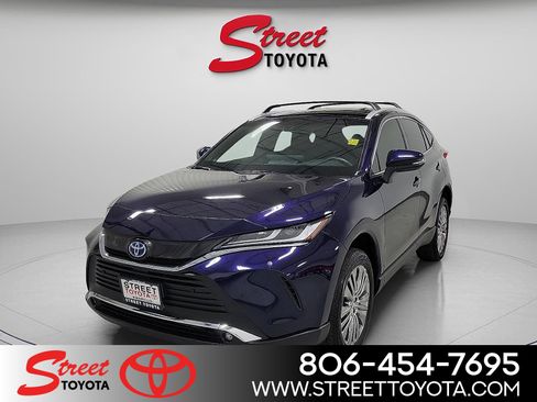 Certified 2024 Toyota Venza XLE image 1