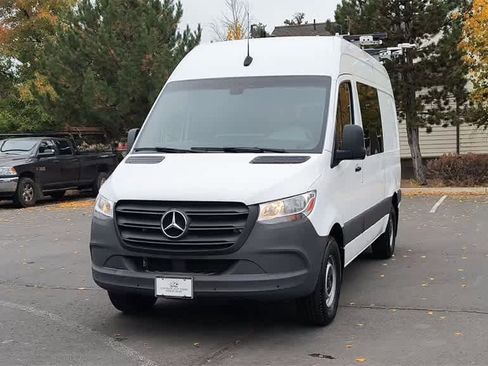 Used 2023 Mercedes-Benz Sprinter 2500 image 4