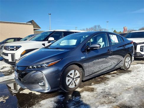 Used 2017 Toyota Prius Prime Advanced w/ Carpet Mat Package image 6