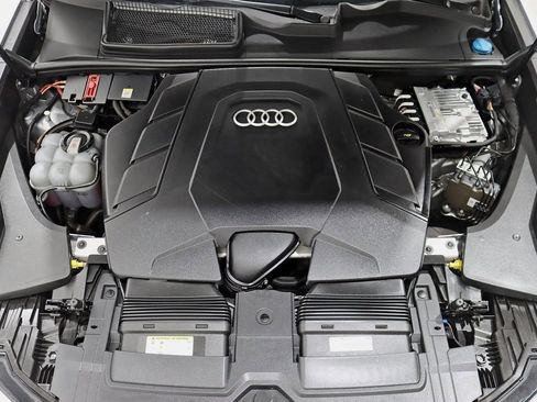Used 2021 Audi Q8 Prestige w/ Prestige Package image 43