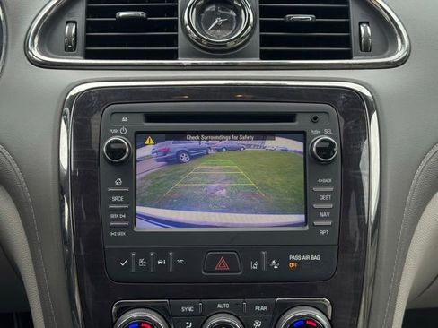 Used 2017 Buick Enclave Leather AWD/4WD image 4
