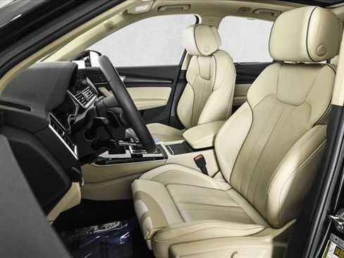 Used 2023 Audi Q5 2.0T Prestige w/ Prestige Package image 17