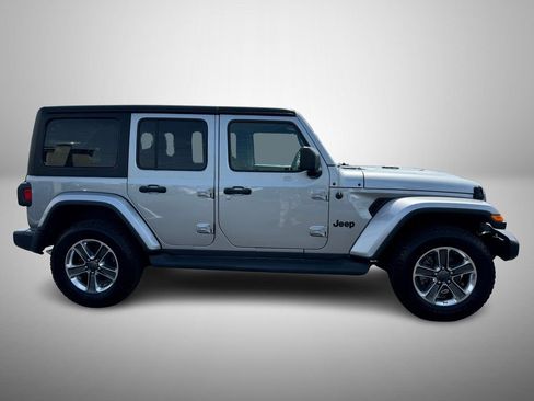 Used 2020 Jeep Wrangler Unlimited Sahara AWD/4WD image 5