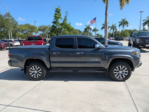 Used 2023 Toyota Tacoma Limited AWD/4WD image 3
