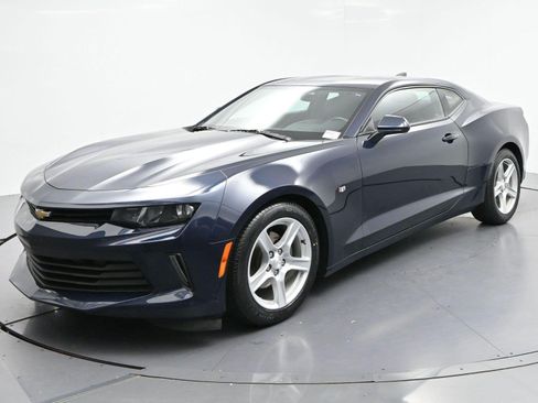 Used 2016 Chevrolet Camaro LT RWD image 3