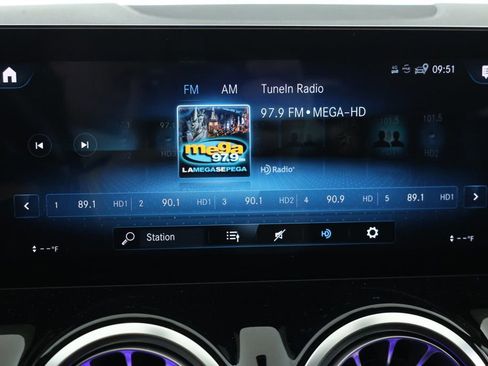 Used 2022 Mercedes-Benz GLA 250 4MATIC image 15