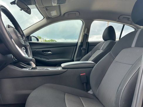 Used 2025 Nissan Sentra SV FWD image 22