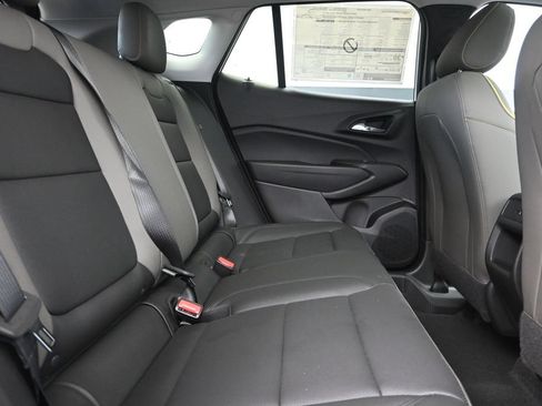 New 2026 Chevrolet Trax ACTIV w/ Sunroof Package FWD image 19