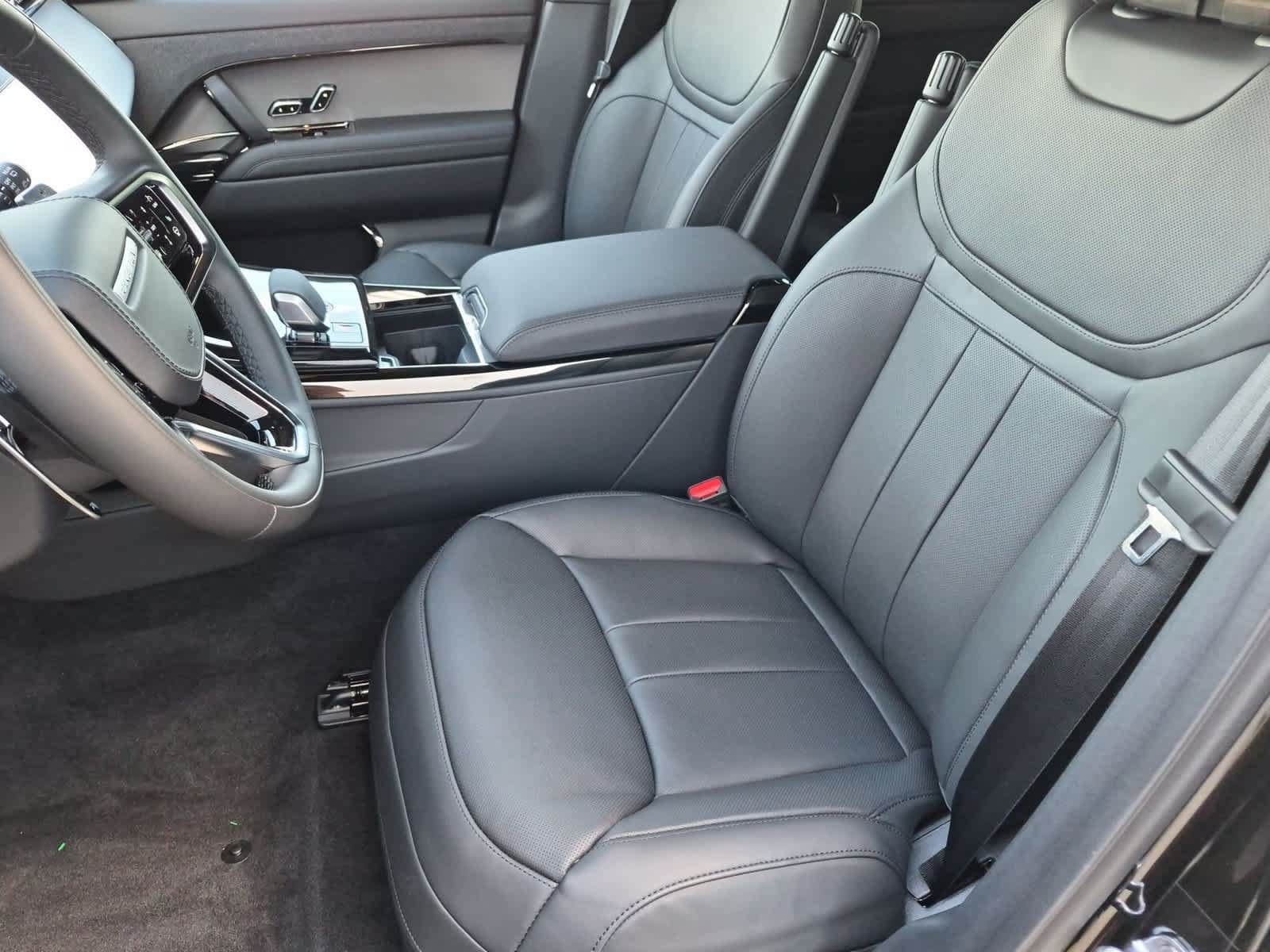 New 2027 Land Rover Range Rover Sport SE AWD/4WD image 16