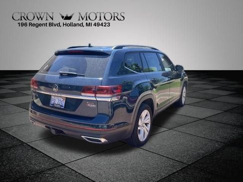 Used 2023 Volkswagen Atlas SE w/ Panoramic Sunroof Package AWD/4WD image 3