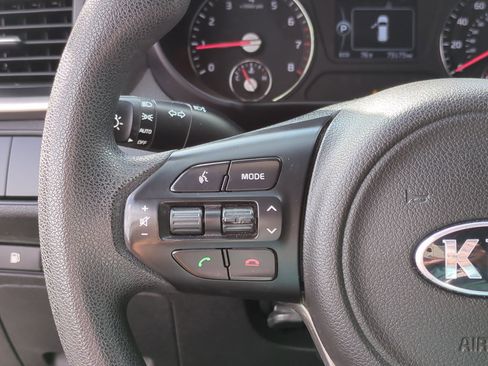 Used 2018 Kia Sorento LX image 18