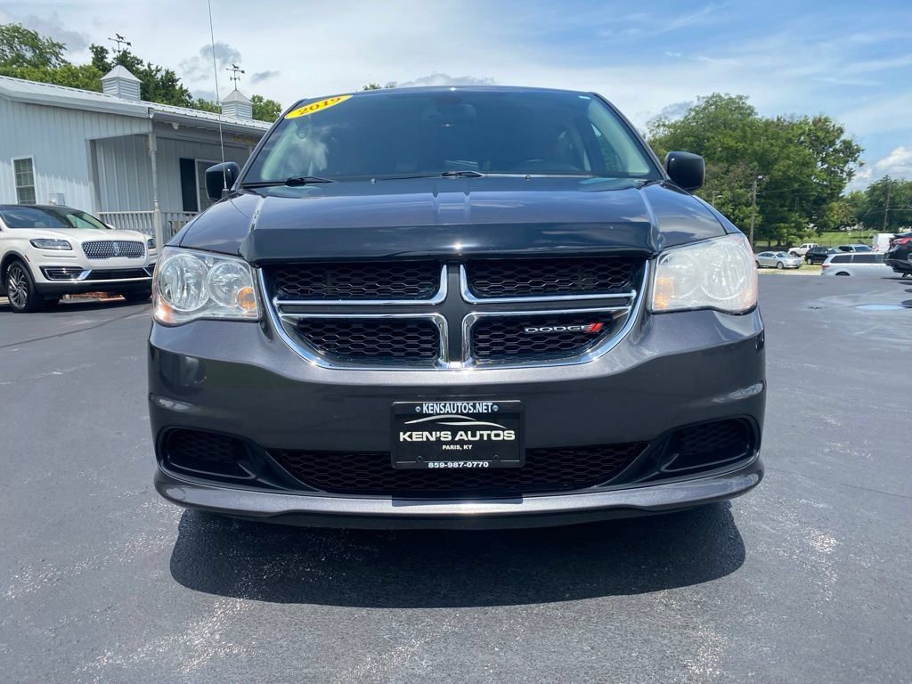 Used 2019 Dodge Grand Caravan SE FWD image 2
