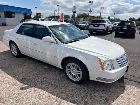 Used 2010 Cadillac DTS FWD image 6