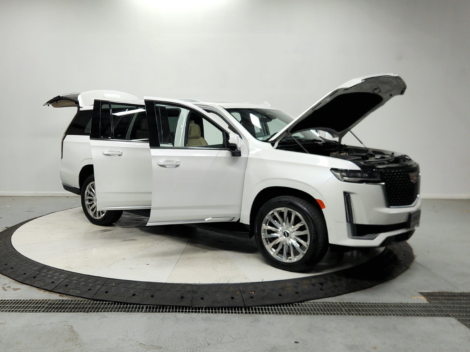 Used 2021 Cadillac Escalade ESV Premium Luxury AWD/4WD image 10
