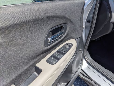 Used 2022 Honda HR-V LX image 22