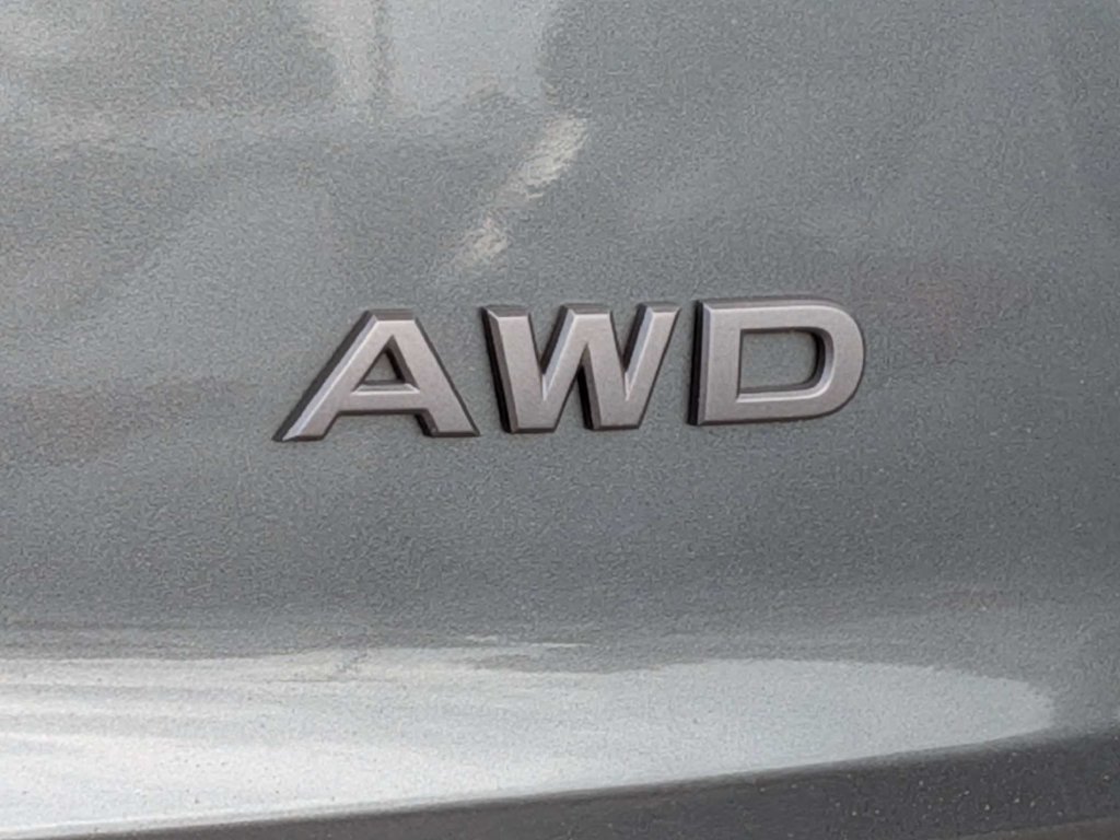 Used 2025 Nissan Rogue SV AWD/4WD image 9