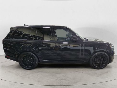 New 2025 Land Rover Range Rover SE image 6