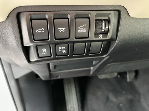 Used 2022 Subaru Ascent Limited w/ Technology Package image 19