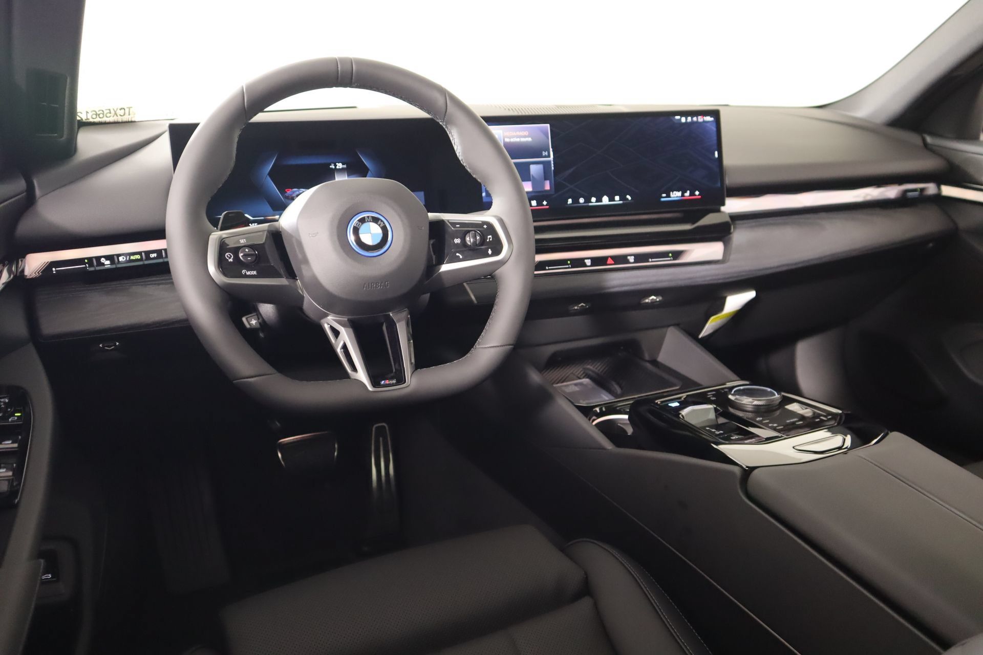New 2026 BMW i5 eDrive40 w/ M Sport Package AWD/4WD image 2