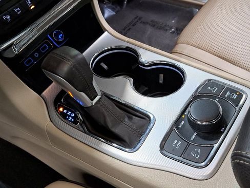 Used 2020 Jeep Grand Cherokee Summit w/ Platinum Series Group image 27