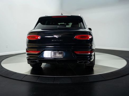 Used 2021 Bentley Bentayga w/ First Edition Specification image 10