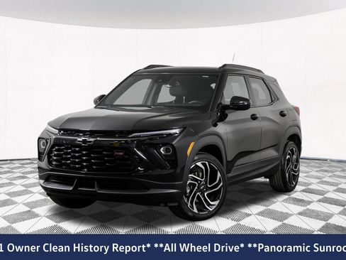 Used 2025 Chevrolet TrailBlazer RS w/ Convenience Package AWD/4WD image 2