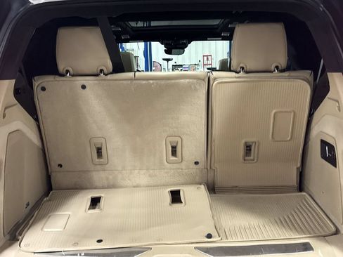 Used 2022 Cadillac Escalade Premium Luxury w/ Performance Package AWD/4WD image 30