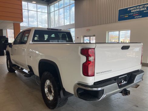 Used 2021 Chevrolet Silverado 2500 LT w/ Convenience Package AWD/4WD image 7