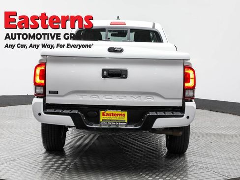 Used 2022 Toyota Tacoma SR image 6