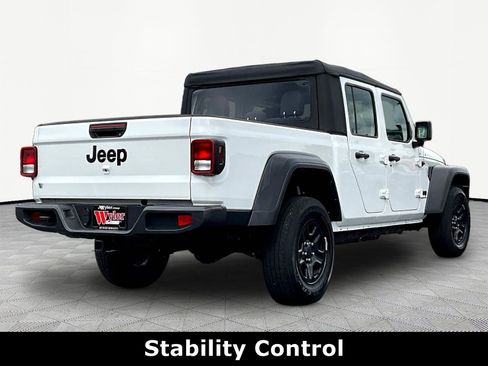 Used 2022 Jeep Gladiator Sport w/ Trailer Tow Package AWD/4WD image 6