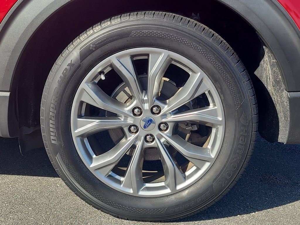 Certified 2022 Ford Explorer Limited w/ Equipment Group 301A RWD image 5