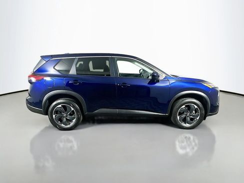 Used 2024 Nissan Rogue SV image 8