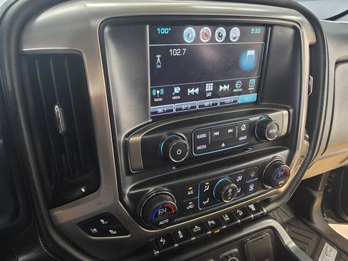 Used 2018 GMC Sierra 2500 Denali w/ Duramax Plus Package AWD/4WD image 17