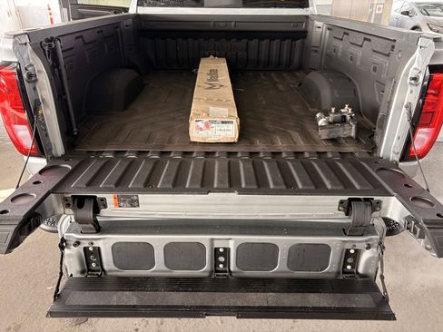 Used 2025 GMC Sierra 2500 SLE w/ SLE Value Package; AWD/4WD image 13