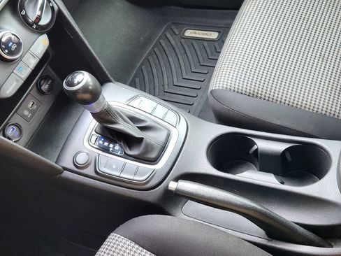 Used 2019 Hyundai Kona SEL image 18