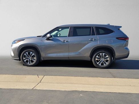 Certified 2026 Toyota Highlander XLE AWD/4WD image 6