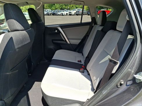 Used 2018 Toyota RAV4 XLE AWD/4WD image 11